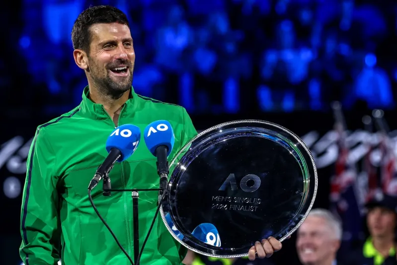 دجوكوفيتش يلمح للاعتزال بكلمات مؤثرة بعد خسارة نهائي "أستراليا المفتوحة" (فيديو)