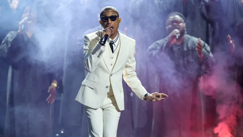 من الذهب الأبيض إلى الألماس الأصفر.. مقتنيات فاريل ويليامز الفريدة للبيع (فيديو)