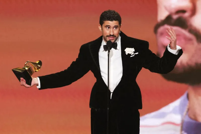 هل يُضحي باد باني بأجره ليصل إلى 100 مليون مشاهد؟