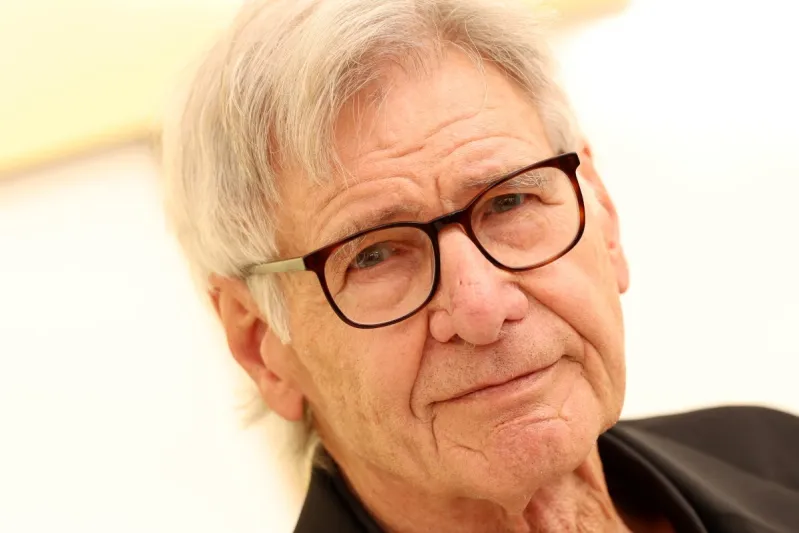 هاريسون فورد يُلمح إلى الاعتزال: هل يكون "Shrinking" آخر أعماله؟ (فيديو)