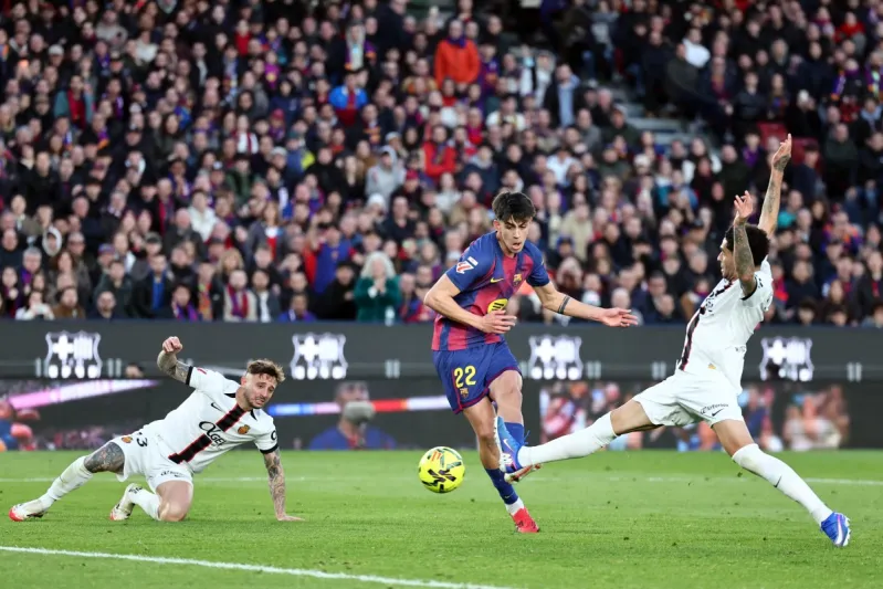 التحكيم يثير الجدل في مباراة برشلونة وريال مايوركا (فيديو)