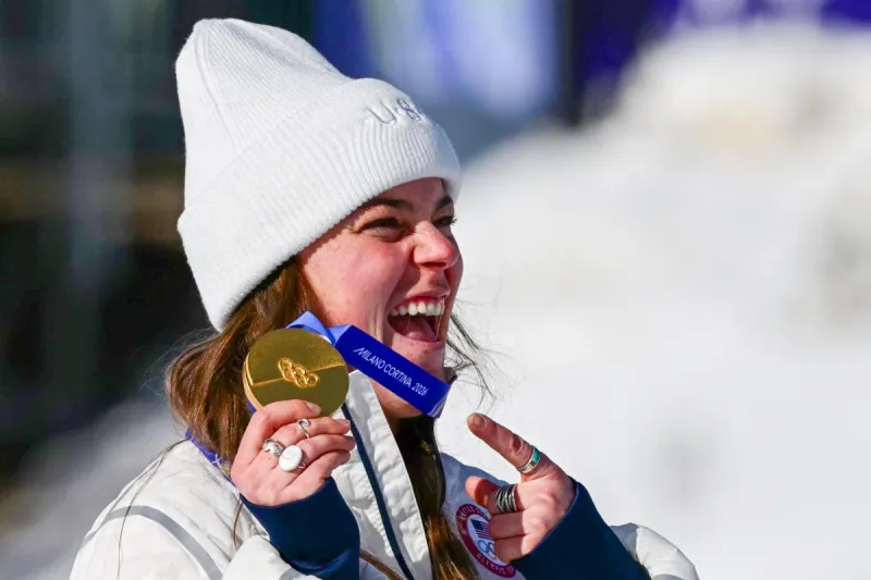 صدمة في أولمبياد "ميلانو كورتينا".. ميداليات تسقط وتتحطم بعد ساعات من التتويج! (فيديو)