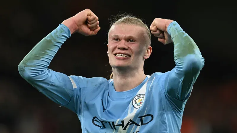 هالاند يترك بصمة دفاعية مع مانشستر سيتي.. كيف علق جويهي على أدائه؟