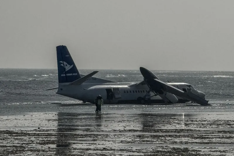 تحطم طائرة ركاب في الصومال.. ما الذي أنقذ حياة 55 شخصًا؟ (فيديو)