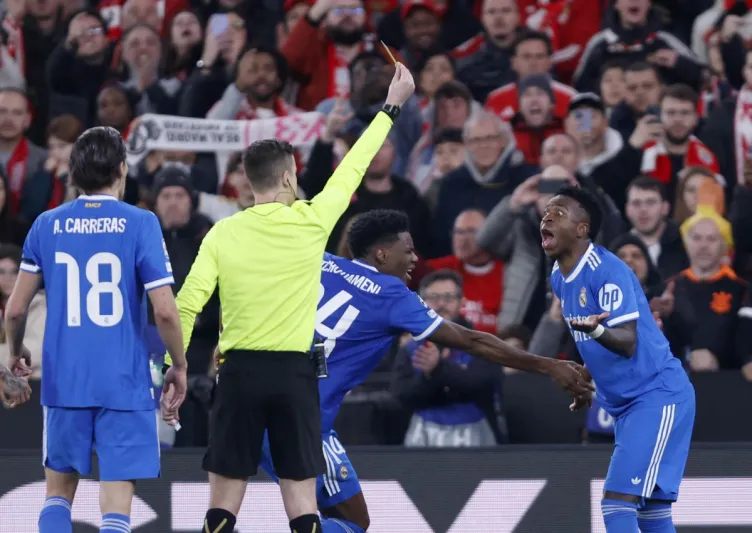 جوزيه مورينيو يعلّق على الأحداث المثيرة في مباراة بنفكيا ضد ريال مدريد (فيديو)