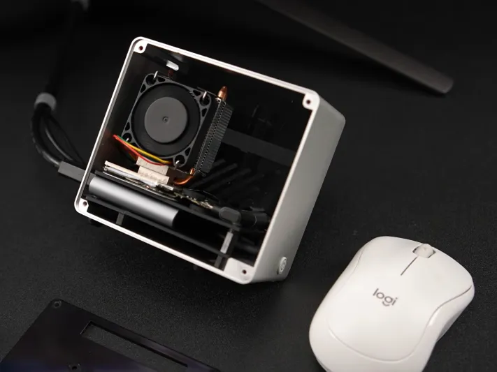 بميزانية أقل من 100 دولار.. يوتيوبر يحوّل هاتفًا معطّلًا إلى حاسوب ألعاب (فيديو)