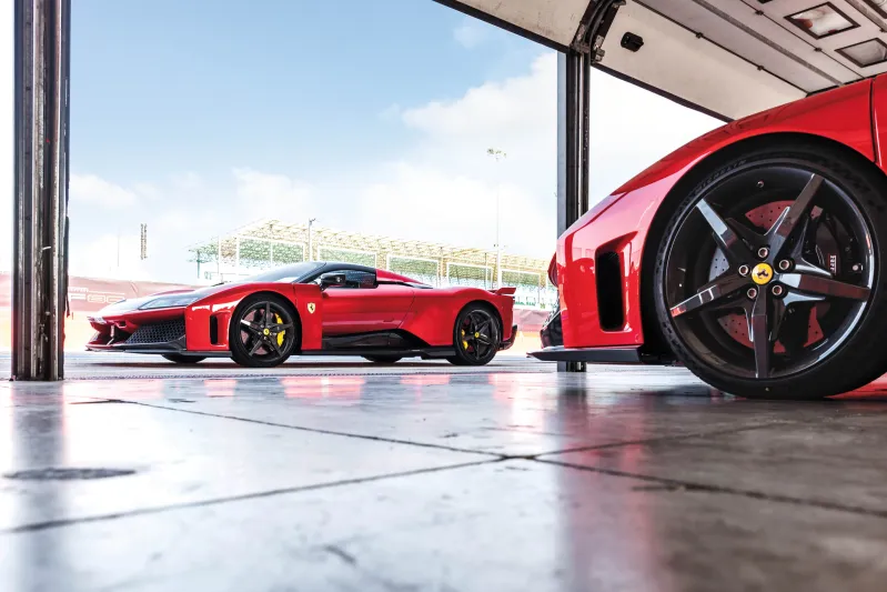 فيراري F80 تكسر القواعد: محرك V6 هجيني وصوت يذهل الحواس (فيديو)