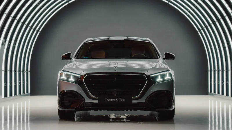 ثورة تقنية في مرسيدس S-Class.. ما الجديد؟ (فيديو)