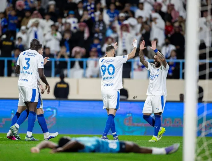 بعد إصابة بنزيما: تشكيلة الهلال المتوقعة في مواجهة التعاون اليوم