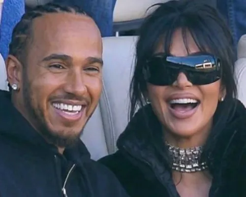 بعد ظهورهما معًا.. كم تبلغ ثروة لويس هاميلتون وكيم كارداشيان؟