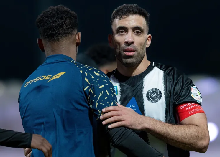 أجواء مشحونة في الشباب.. أزمة جديدة بين حمد الله وكاراسكو