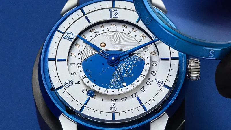 لويس فويتون ودي بيثون يطلقان ساعة فاخرة تتجاوز قيمتها 4 مليون دولار