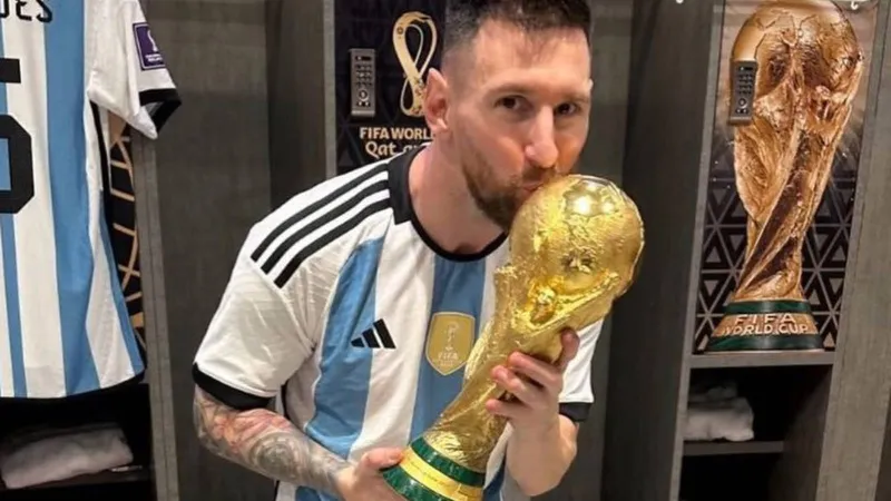 هل يرفع ليونيل ميسي الكأس مجدداً؟ رسالة غامضة عن مونديال 2026 (فيديو)