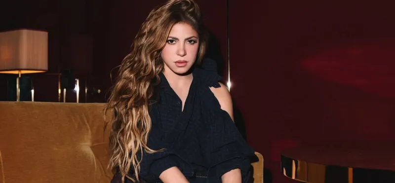 كيف فاجأت شاكيرا الجمهور المصري قبل حفلها المنتظر عند الأهرامات؟ (فيديو)