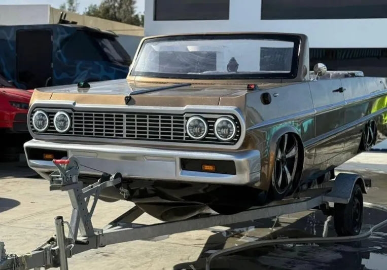 شاكيل أونيل يحول شيفروليه إمبالا 1964 إلى قارب نفاث مذهل! (فيديو)