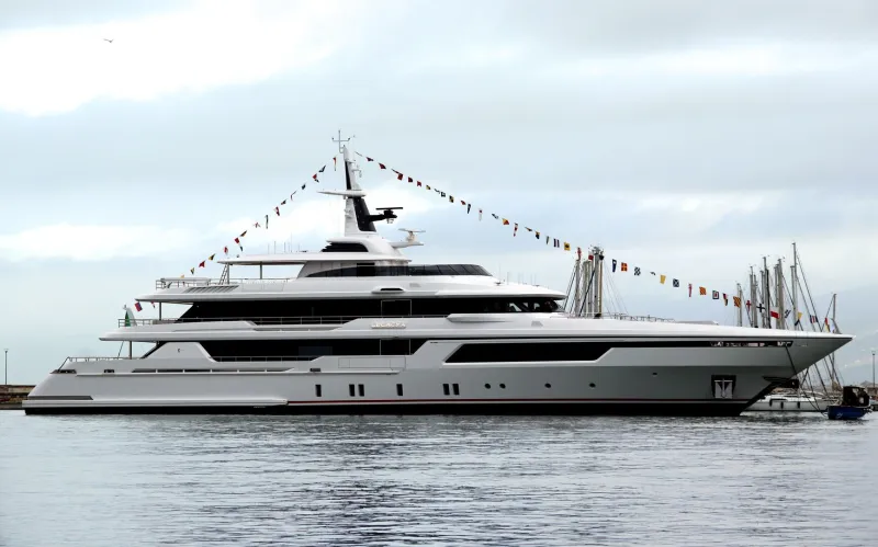 تحفة بحرية جديدة.. يخت Legacy 4 يجمع بين الفخامة والتقنيات الحديثة (فيديو)