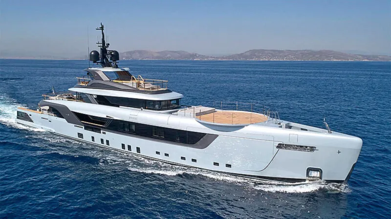 Geco.. تفاصيل يخت أرماني الثاني (فيديو)