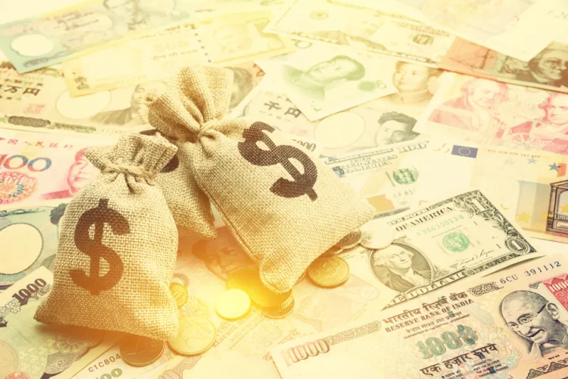 شركة صينية تكافئ موظفيها بـ14 ألف دولار لكل فرد.. ماذا فعلوا؟