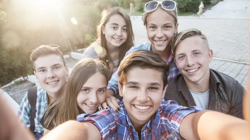 كيف تكشف وسائل التواصل الاجتماعي عن أنماط شخصية المراهقين؟