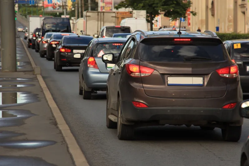 كيف أنقذ سائق حياة امرأة من أزمة نفسية في تشجيانغ؟ (فيديو)