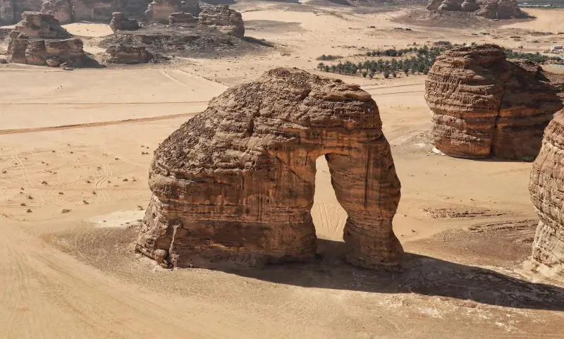 العُلا في لعبة Assassin’s Creed Mirage.. رحلة تاريخية بطلها "باسم بن إسحاق"