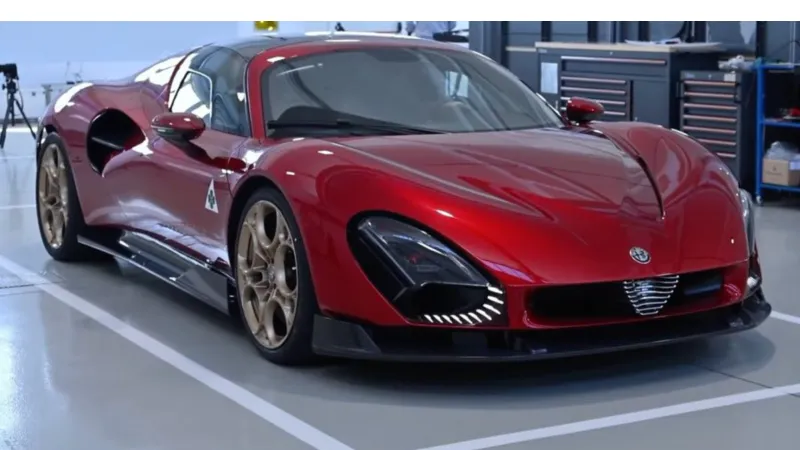  33 نسخة فقط.. كيف صنعت ألفا روميو سترادالي الأسطورية؟ (فيديو)
