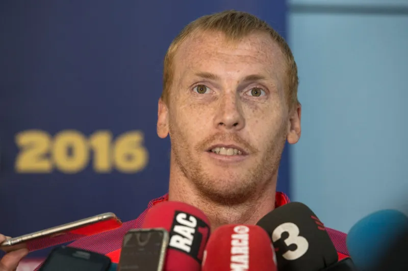 لاعب برشلونة السابق يتحول إلى بائع بعد معاناته من الاكتئاب!