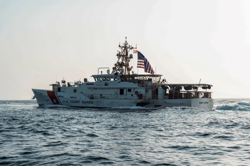 ارتفاع 50% في أسعار تأمين السفن العابرة من مضيق هرمز بسبب الأحداث الراهنة