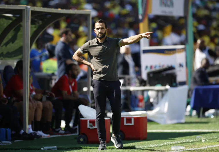 مفاجأة مدوية.. عادل رمزي يرفض العمل مساعدًا لرونالد كومان من أجل هذا السبب