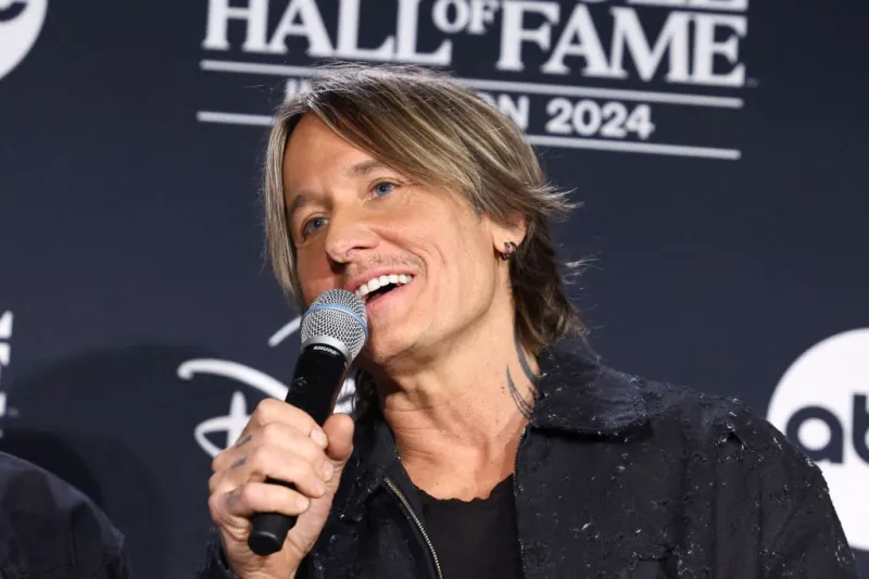 بعد انفصاله عن نيكول كيدمان: كيث أوربان يقبل عروض غنائية متواضعة.. ما القصة؟