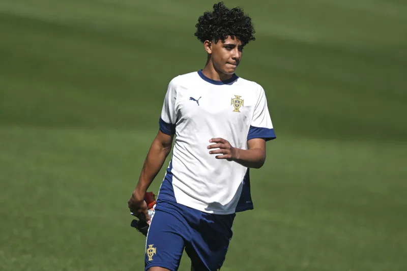 كريستيانو جونيور يخضع للاختبار في فالديبيباس بقميص ريال مدريد