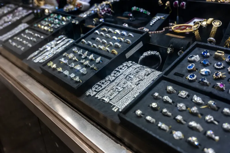 تراجع طفيف في أسعار الفضة بالسعودية اليوم: كم سجلت الأونصة؟