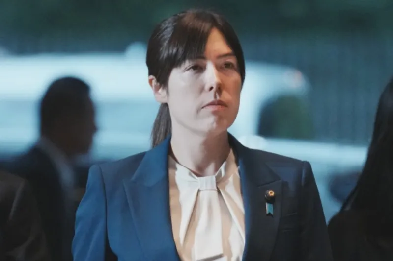 300 ثانية تهز اليابان.. وزيرة تعتذر للشعب بعد تأخرها 5 دقائق عن العمل (فيديو)