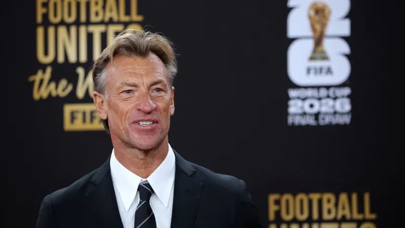 الاتحاد السعودي يحسم الجدل حول مستقبل هيرفي رينارد مع "الأخضر"