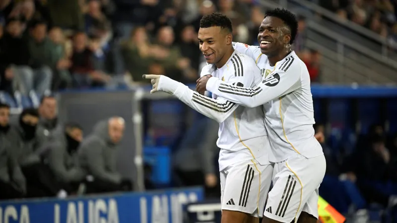 هل يشهد ريال مدريد أزمة جديدة بين مبابي وفينيسيوس بسبب ممثلة إسبانية؟