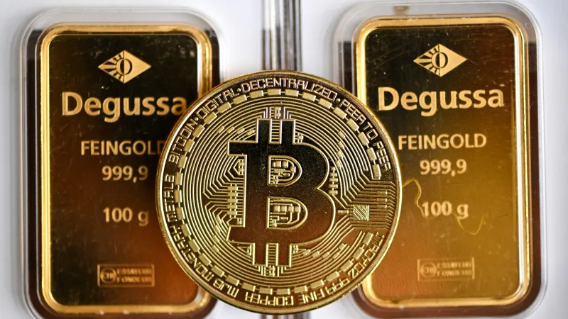 خسارة طفيفة لبيتكوين.. كيف تحركت العملات الرقمية الأخرى؟