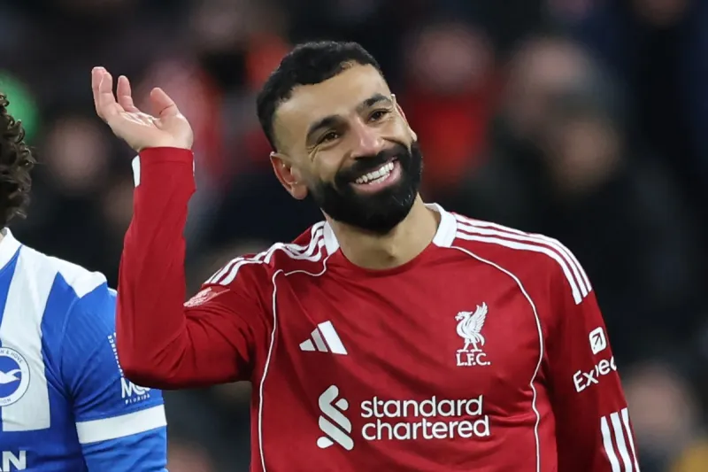"بلوفر" محمد صلاح الملون يثير الجدل.. فهل يستحق هذا المبلغ؟