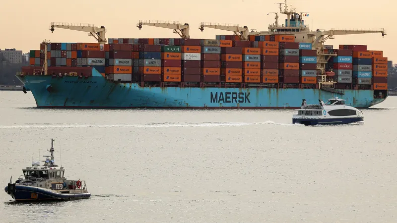 من الخليج إلى السويس.. كيف غيّر إغلاق هرمز مسارات السفن وشركات الشحن؟