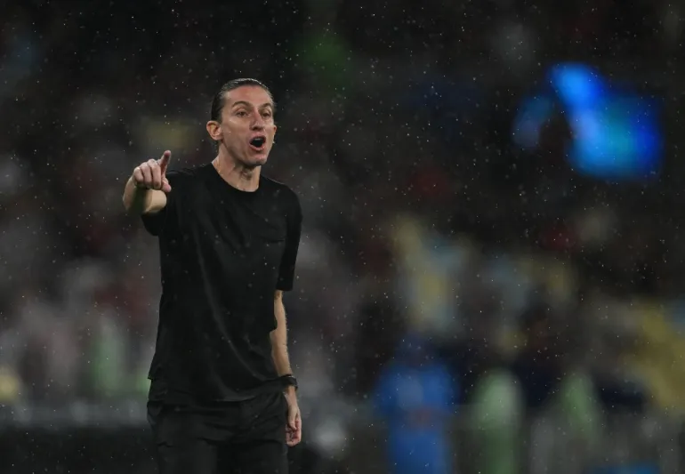 فلامنغو يقيل فيليبي لويس بشكل مفاجئ بعد فوزه الكبير على مادوريرا.. ما السبب؟ 