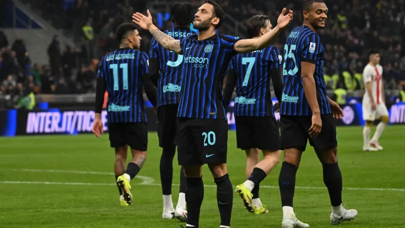 مواعيد مباريات اليوم الأحد.. قمة ميلان وإنتر تسرق الأضواء