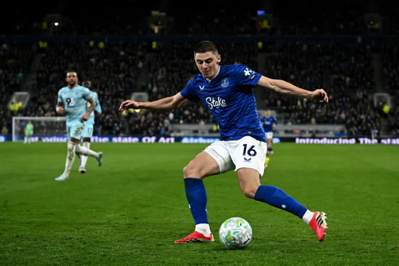 التشكيلة المتوقعة لمباراة آرسنال ضد إيفرتون.. كيف سيعوض أرتيتا غياب القائد أوديغارد؟