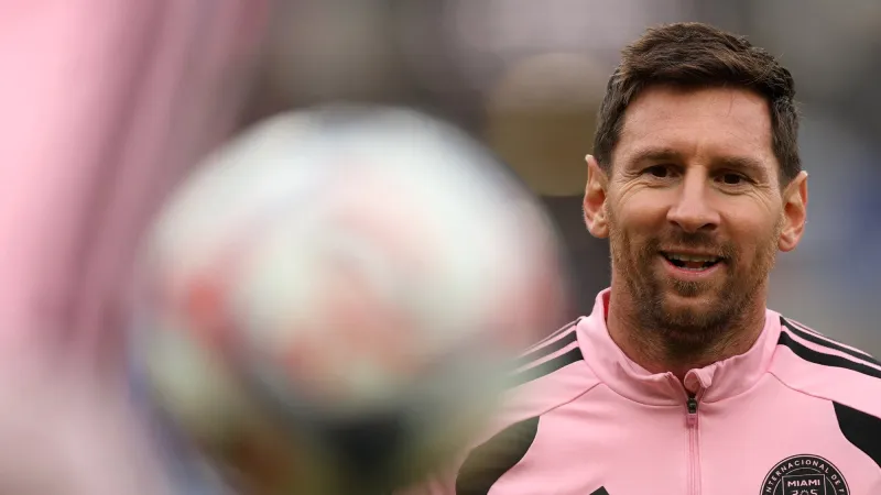 ليونيل ميسي يتألق بساعة قيمتها 800 ألف دولار