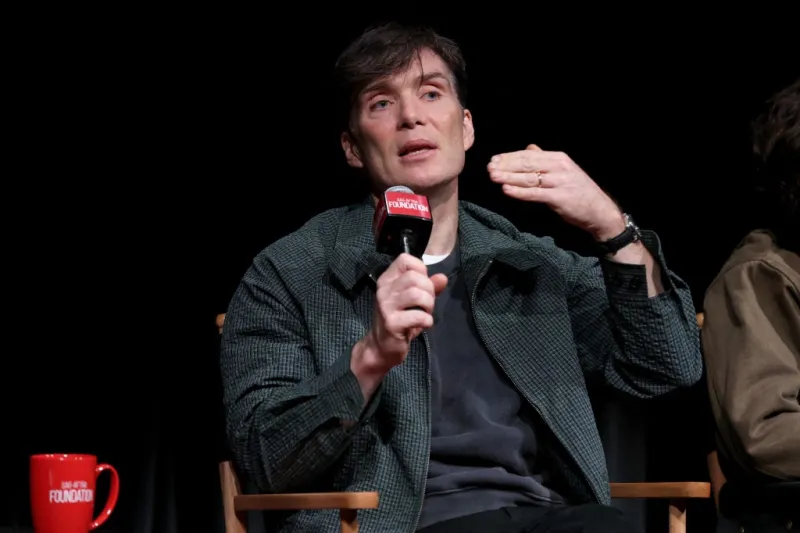 كيليان مورفي يصدم الجمهور برده.. هكذا يتخلص من الشخصيات الصعبة!