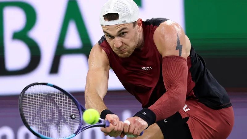 درابر يطيح بدجوكوفيتش ويتأهل لربع النهائي في بطولة إنديان ويلز (فيديو)