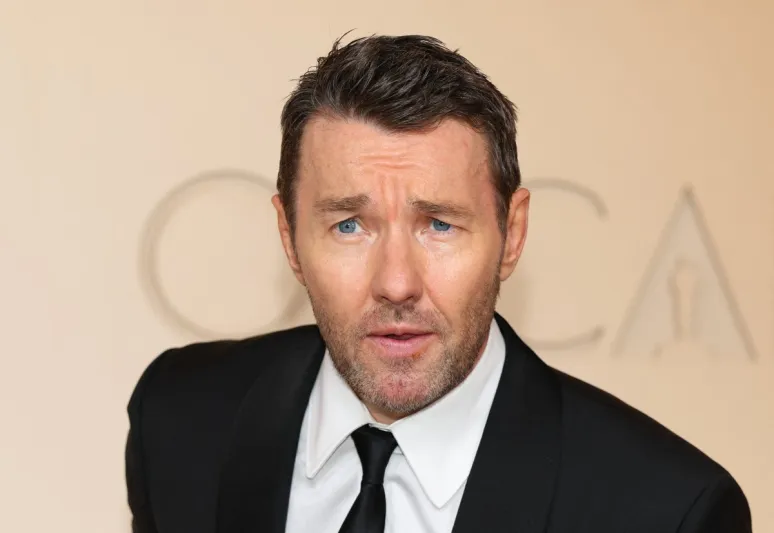 جويل إدجيرتون يتألق على السجادة الحمراء للأوسكار 2026 وسط حضور نجوم هوليوود (فيديو)