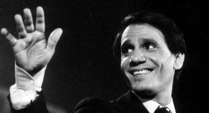 أسرة عبد الحليم حافظ تكشف عن ورقة نادرة بخط يده.. ماذا كتب فيها؟