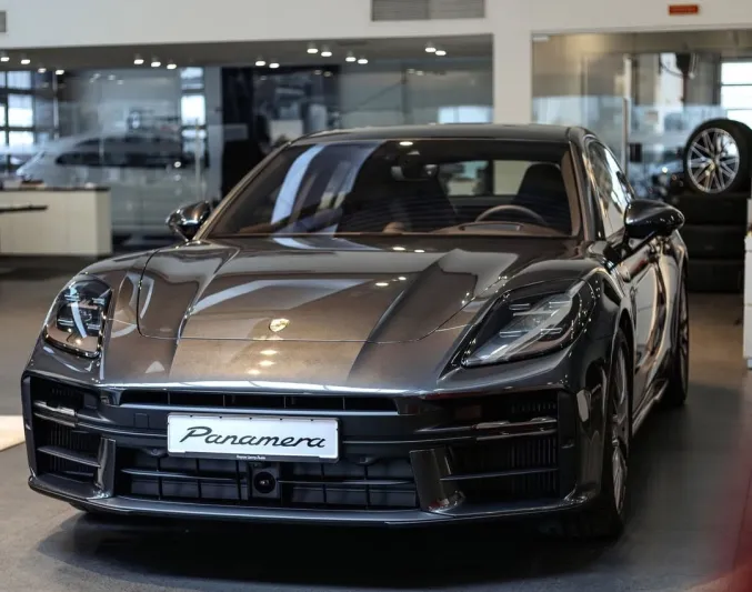 بورشه باناميرا وتايكان في طراز واحد.. هل تودعنا النسخة الكهربائية المستقلة؟