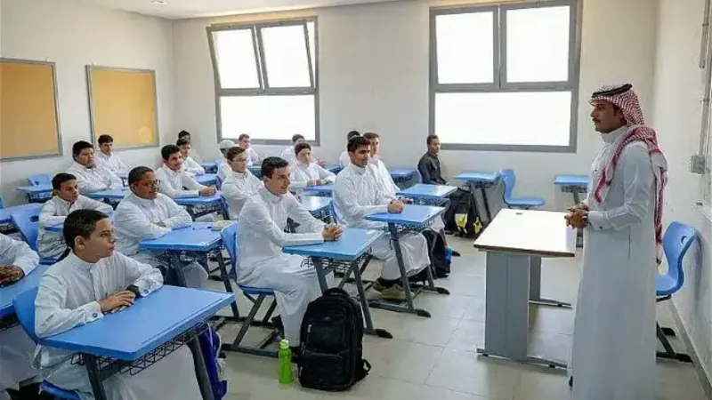 موعد عودة الموظفين والطلاب بعد عطلة الفطر