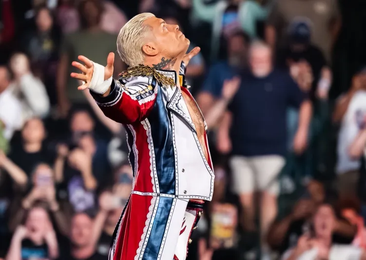 ليلة تاريخية في سماكداون.. كودي رودز يخطف اللقب وأورتن يتوعد الأبطال (فيديو)