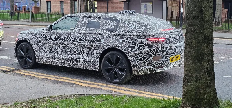 رينج روفر فيلار الكهربائية 2027 تكشف عن تصميم غريب ومبتكر 